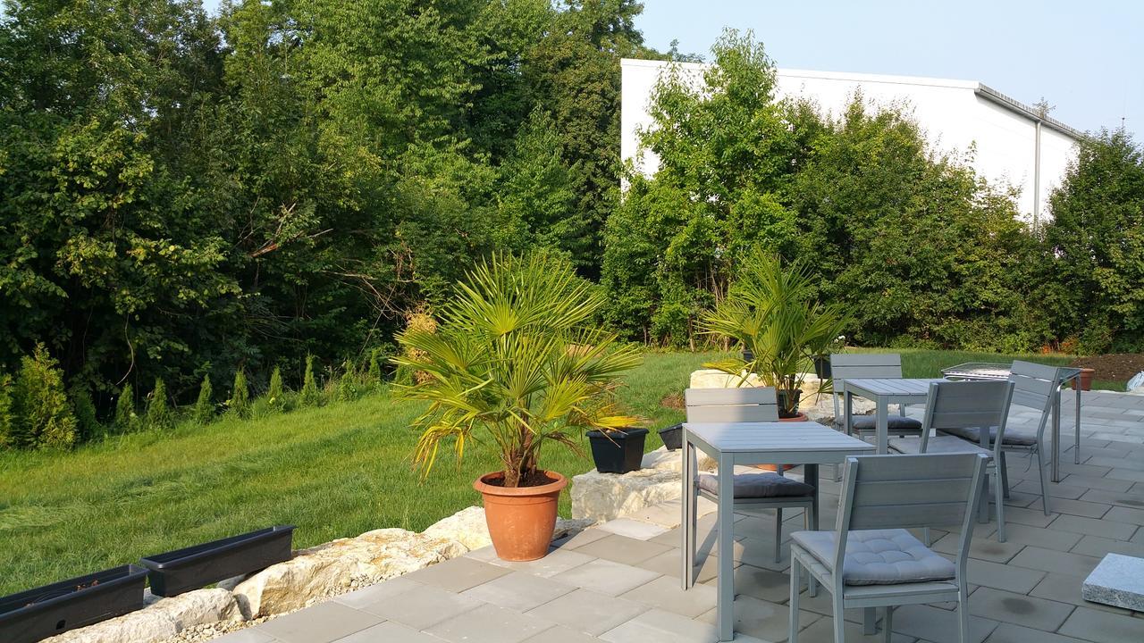 Hotel Apartment Am Arbach Eningen unter Achalm Екстер'єр фото
